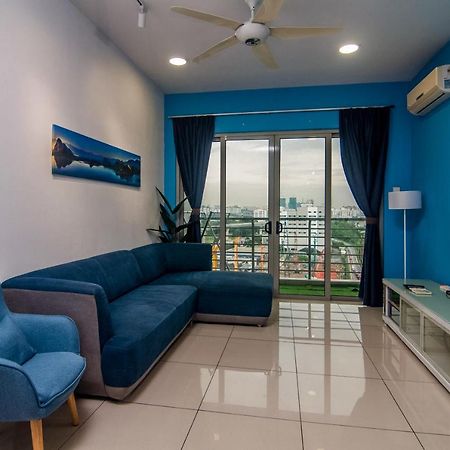 Flora Residence One South By Idealhub Seri Kembangan Exterior photo